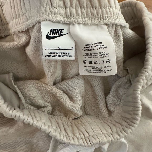 Nike Sportswear French Terry Lounge Shorts Women’s Large Beige Drawstring Swoosh - Picture 2 of 4